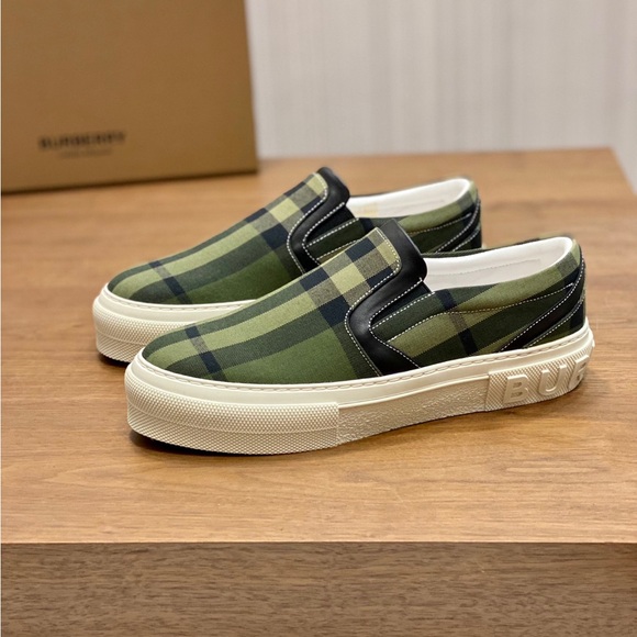 Burberry women's sneakers - Picture 1 of 4
